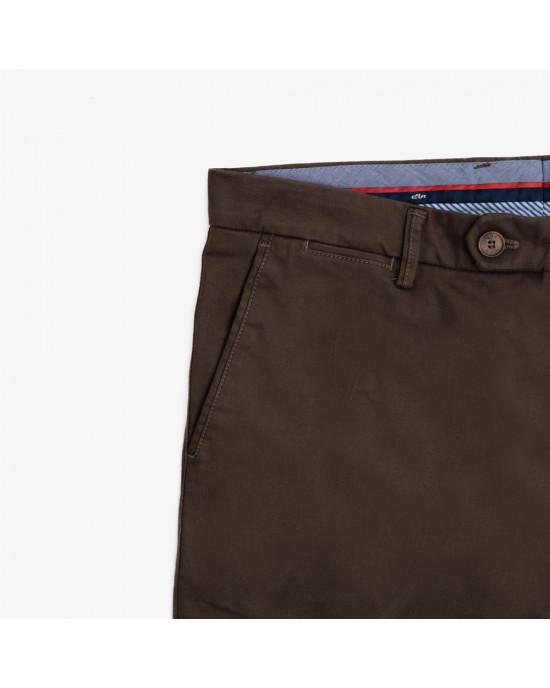 Twill chino pants in regular brown line Twill chino pants in regular brown line