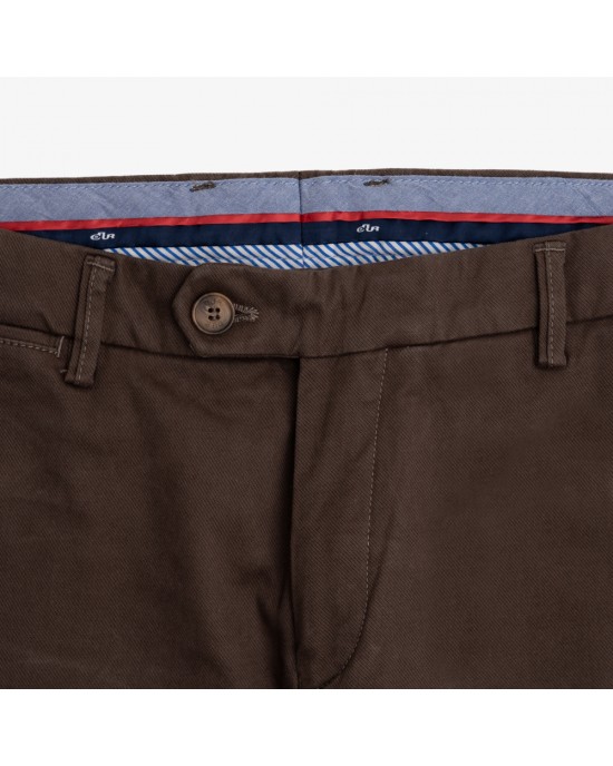 Twill chino pants in regular brown line Twill chino pants in regular brown line
