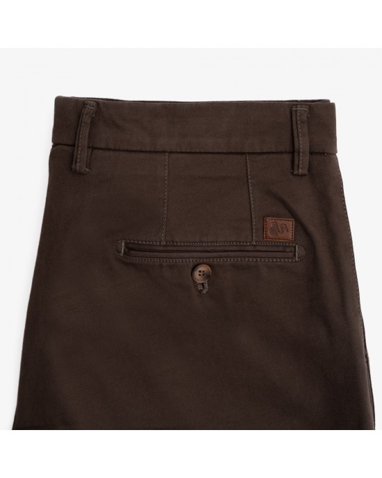 Twill chino pants in regular brown line Twill chino pants in regular brown line